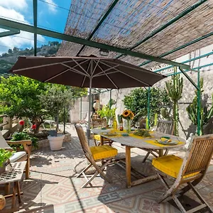  Hébergement de vacances La Maison Des